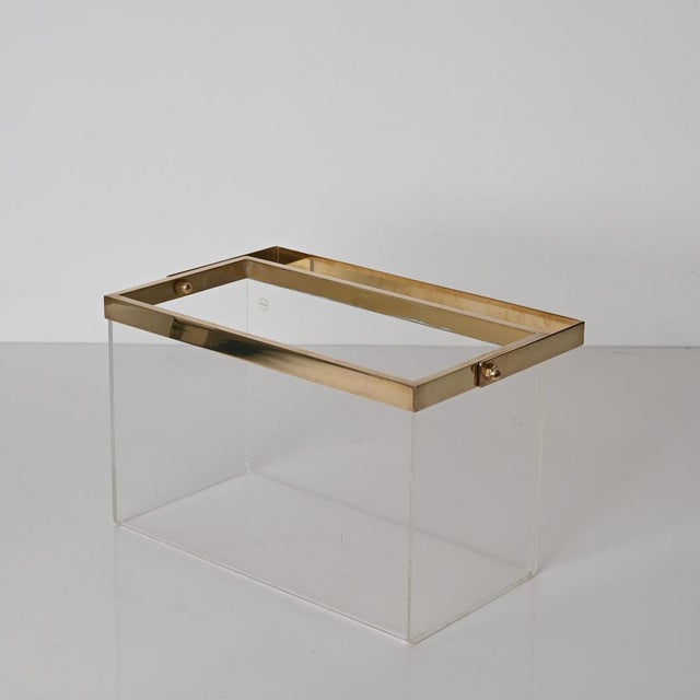 Italian Magazine Rack in Acrylic and Brass, 1970s For Sale - Image 17 of 18