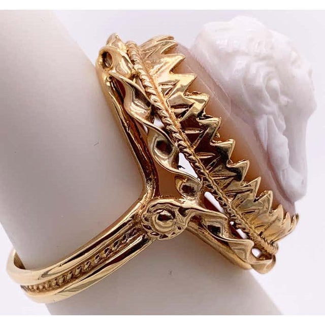 14 Kt Yellow Gold Cameo Ring Size 6 8.22 Grams Total. Fine Victorian Style Cameo Three Dimension Ring.