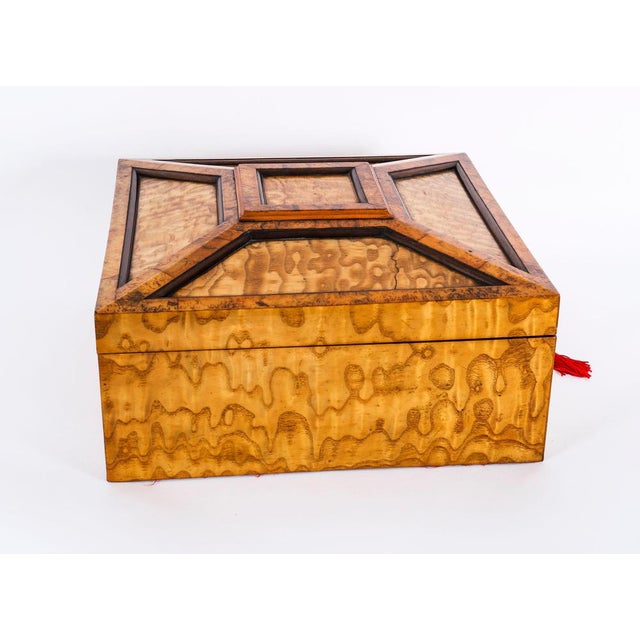 Large Antique Victorian Burr Maple and Burr Walnut Casket, 19th Century For Sale - Image 5 of 10