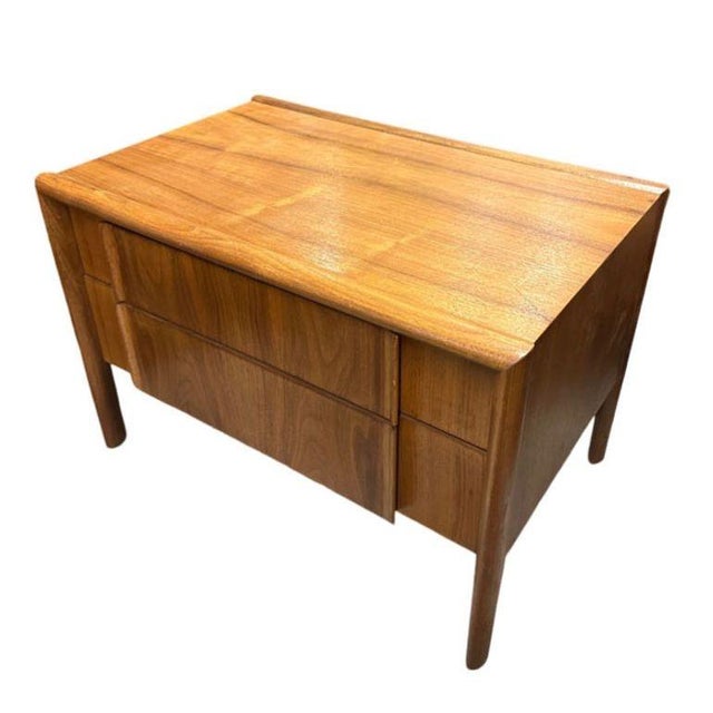 Mid-Century Modern Mid Century "Parallel" Walnut End Table Commode by Barney Flagg for Drexel For Sale - Image 3 of 9