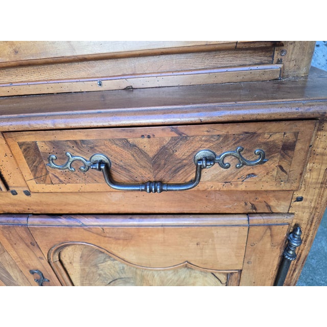 Two-Part Louis XV Cabinet in Walnut, 1760 For Sale - Image 16 of 18