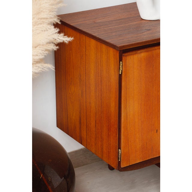 Vintage Scandinavian Teak Sideboard from Austinsuite, 1960s For Sale - Image 13 of 18