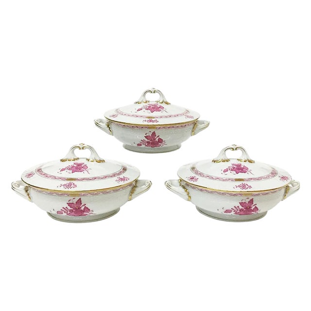 Chinese Bouquet Raspberry Porcelain Tureens with Handles from Herend, Set of 3 For Sale