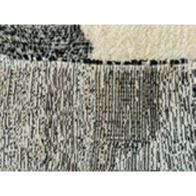 Berber Beniourain Rug in Black and White Wool, Morocco, 1995 For Sale - Image 13 of 14