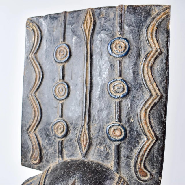 Early 20th Century Djimini Ligbi Do Society Mask on Custom Stand Côte d'Ivoire For Sale - Image 16 of 17