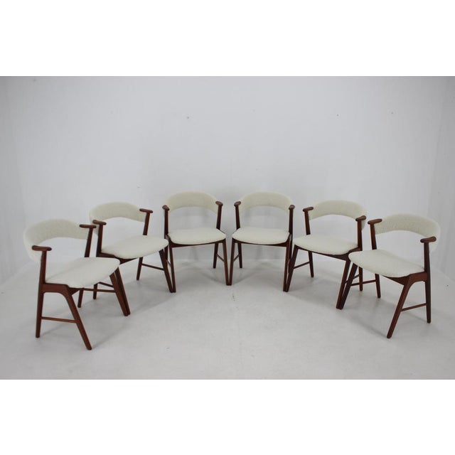 Teak Model 32 Dining Chairs in Sheepskin Fabric by Kai Kristiansen, 1960s, Set of 6 For Sale - Image 3 of 17