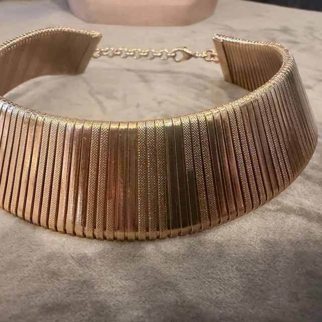 1990s Costume Jewelry Hand-Crafted Red Gilded Metal Italian Choker For Sale - Image 15 of 17