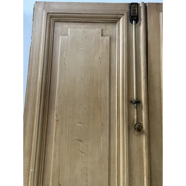 Brown Haussmannian Double Passage Doors in Patinated Oak, 1800s, Set of 2 For Sale - Image 8 of 18