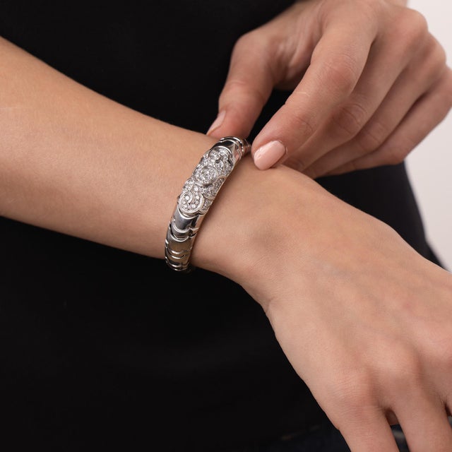 This elegant Marina B diamond bangle bracelet is a contemporary design from the 2020’s, crafted in polished 18k white...