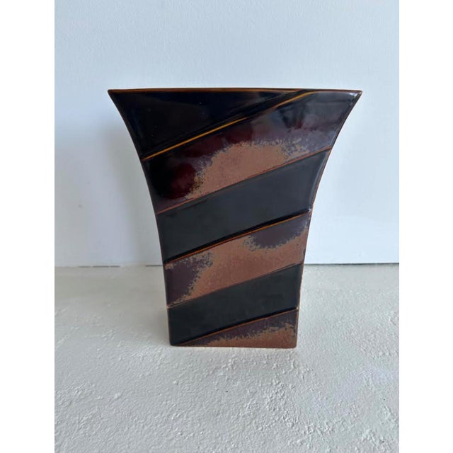 This vase is part of the Flash series Margareta designed for the Gustavsberg Sweden Factory. The shape is tall, thin and...