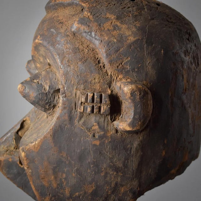 Early 20th Century Kuba Goggle Eyed Mask Pwoo Itok For Sale - Image 4 of 10