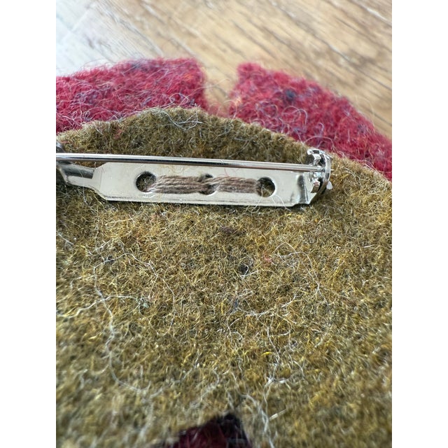 Textile 1990s Wool Felt Floral Folk Art Brooch For Sale - Image 7 of 8