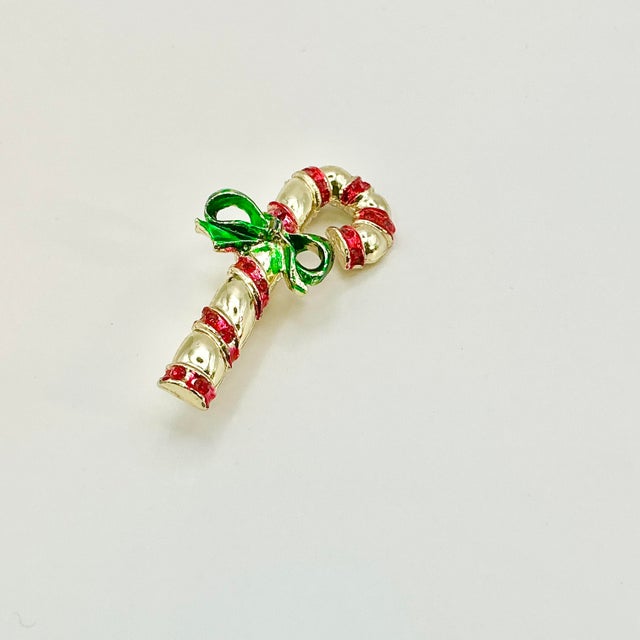 1970s 1970s Vintage Boho Chic Americana Candy Cane Christmas Brooch, Beatrix Jewelry. For Sale - Image 5 of 6