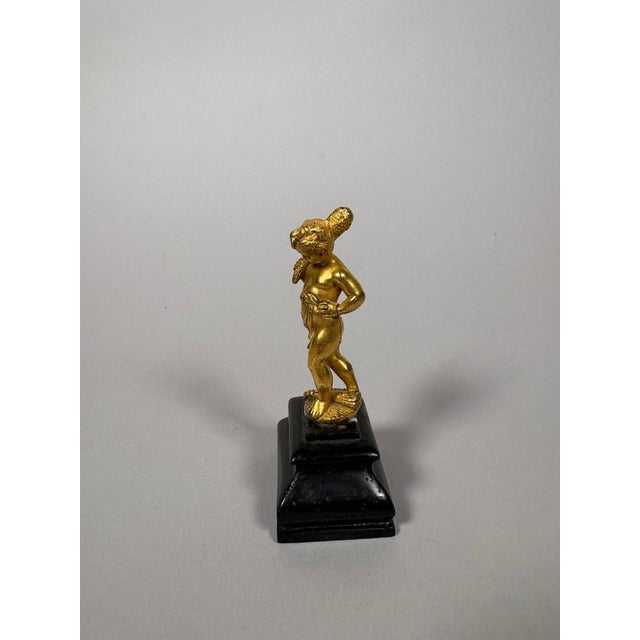 Sculpture, Child Hercules, 17th century - 10.5 cm - Gilded bronze For Sale - Image 4 of 9