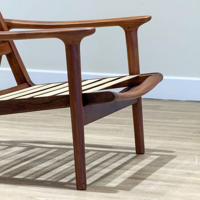 Contemporary Teak Lounge Chairs by Guy Rogers, 1960, Set of 2 For Sale - Image 3 of 12