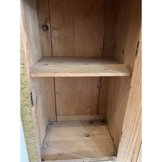 Swedish Bedside Cabinets in Painted Wood, 1900s, Set of 2 For Sale - Image 3 of 12