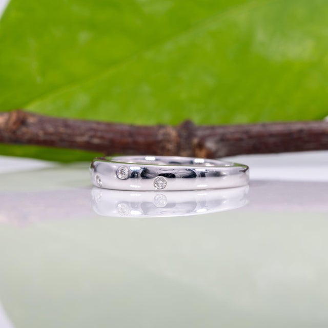 Solid 14k Gold Diamond Band Ring | Natural Diamond Accent Wedding Ring, Size 6.75 For Sale In Columbus - Image 6 of 9
