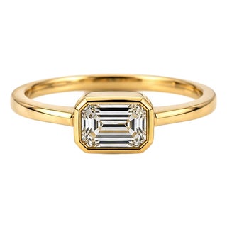 Mid 20th Century 14k Yellow Gold Bezel-Set 1 Carat Emerald Cut Diamond Ring, Size 7.5 For Sale