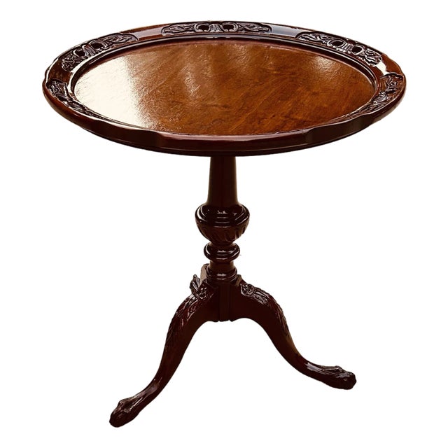 Mahogany, Tea or Side Table, in the Style of 18th Century, Chippendale or Queen Anne Furniture, Elegant Lines, Ornate Carvings, Pedestal, Circa 1930’s For Sale