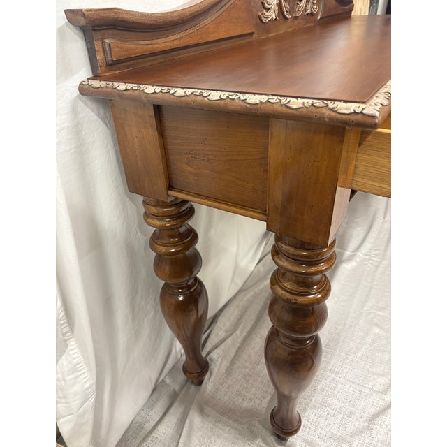 1990s VIntage Bernhardt Belmont Victorian Style Walnut Finish Sideboard, Console For Sale - Image 5 of 12