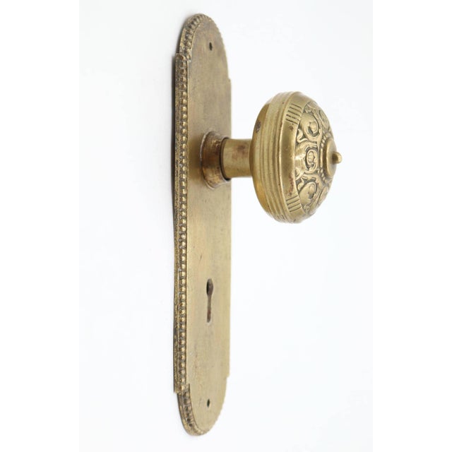Victorian Victorian Brass Beaded Dummy Door Knob Set For Sale - Image 3 of 6