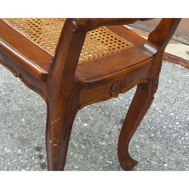 Mid 20th Century Refinished French Provincial Louis XV Style Walnut Bench With a Caned Seat For Sale - Image 13 of 14