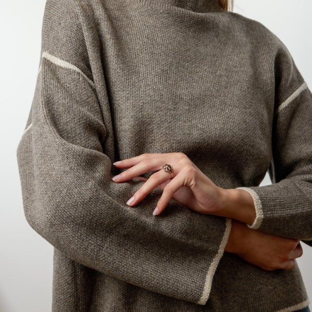 Late 19th Century Late 19th Century Victorian Garnet Diamond 9 Karat Rose Gold Flower Ring, Size 6.75 For Sale - Image 5 of 6