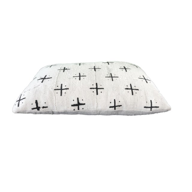 VTG Mud Cloth Bogolan Black & White Lumbar Pillow African Mali 20" by 13" For Sale - Image 4 of 6