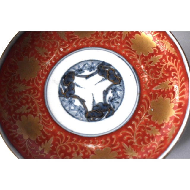 Pair of Antique Japanese Meiji Period Imari Dishes For Sale - Image 9 of 12