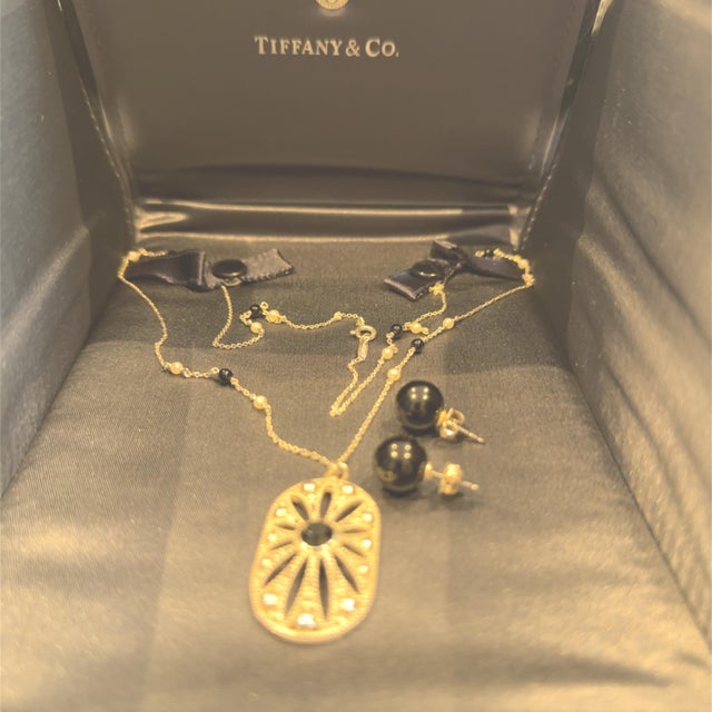 Tiffany & Co. Sterling Silver Pearl and Black Onyx Necklace and Earrings Set 12.92g For Sale - Image 10 of 13