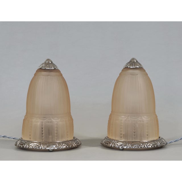 Muller Frères Pair of 1920s French Art Deco Muller Freres Peach Frosted Glass & Nickeled Bronze Lamps For Sale - Image 4 of 11