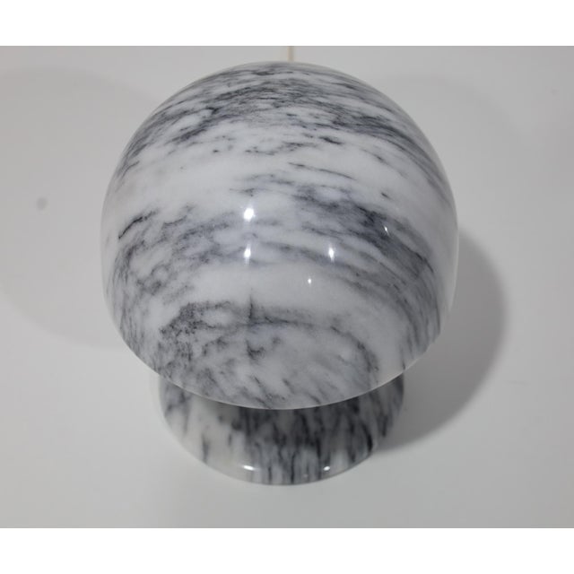 Mid-Century Modern 1960s Mid-Century Modern Small Tulip Shaped Marble Table Lamp For Sale - Image 3 of 9