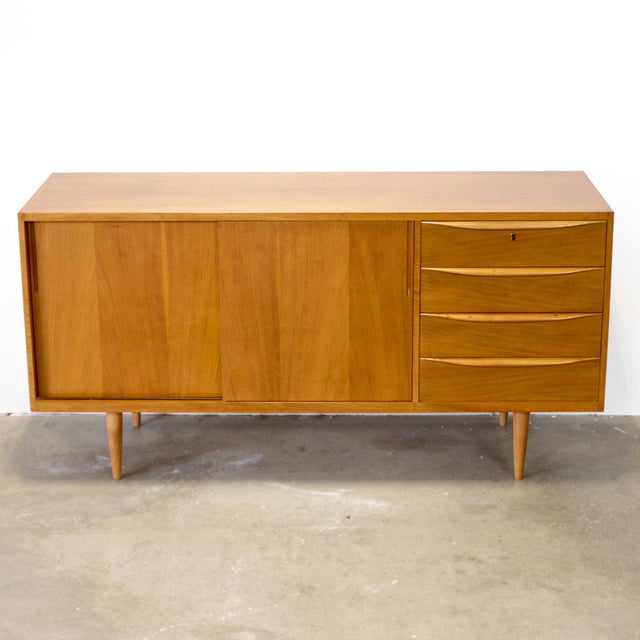 1950s 1950s Deutsche Werkstätten Hellerau Oak Sideboard Designed by Franz Ehrlich For Sale - Image 5 of 17