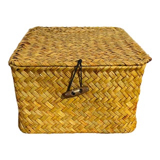 Chinoiserie Wicker Handwoven Seagrass Box 7" W For Sale