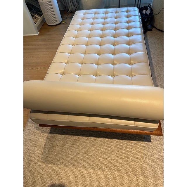Mid-Century Modern Knoll Barcelona Daybed For Sale - Image 3 of 7
