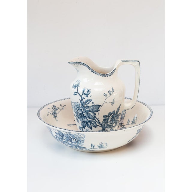 Blue French Peonies Earth of Iron Blue Aguamanil and Jofaina from Lonwgy, 1890s, Set of 2 For Sale - Image 8 of 11