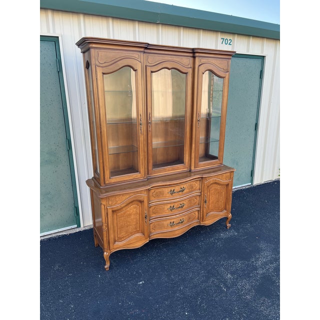 French Provincial 1980s Century Furniture French Country Illuminated China Cabinet For Sale - Image 3 of 12