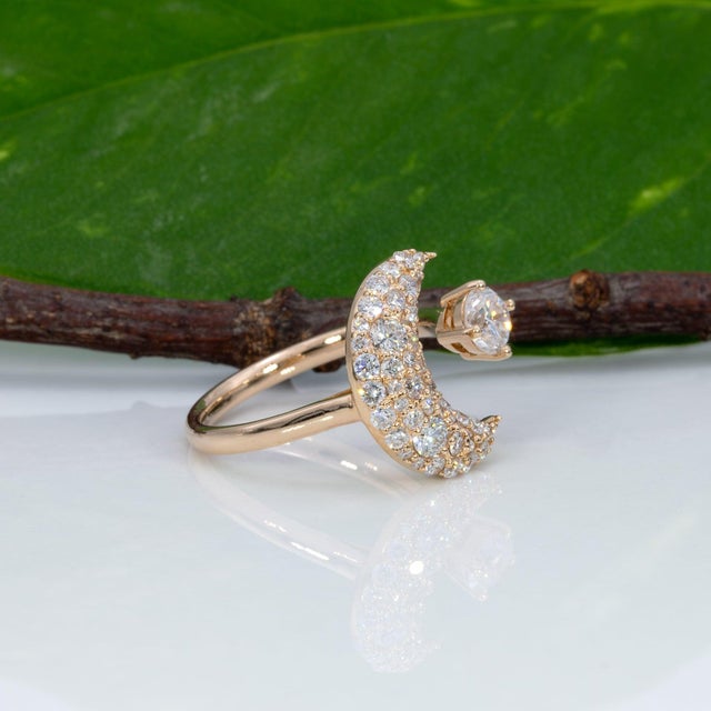 Metal 1.2Ct Lab Grown Diamond Moon Ring With Diamond Accents in Solid 14k Gold, Size 6.75 For Sale - Image 7 of 10