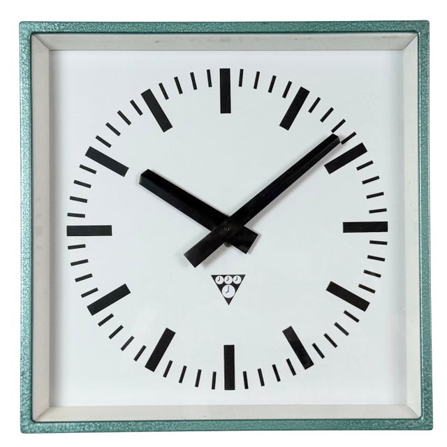 Industrial Square Green Wall Clock from Pragotron, 1980s For Sale - Image 17 of 17