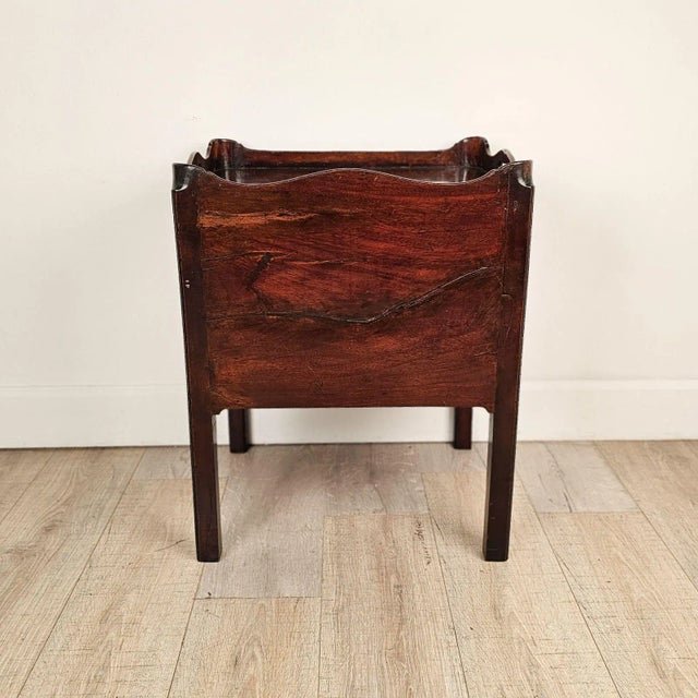 George III Period Ebony Inlaid Mahogany Commode, England Circa 1790 For Sale In San Francisco - Image 6 of 8
