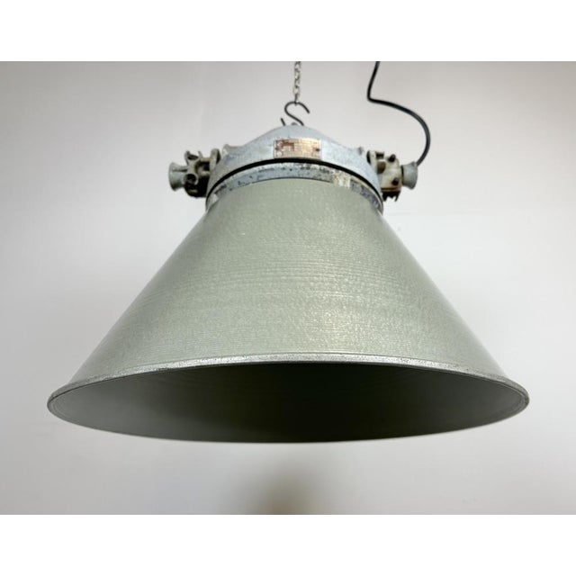 Metal Industrial Explosion Proof Lamp with Aluminium Shade from Elektrosvit, 1970s For Sale - Image 7 of 18