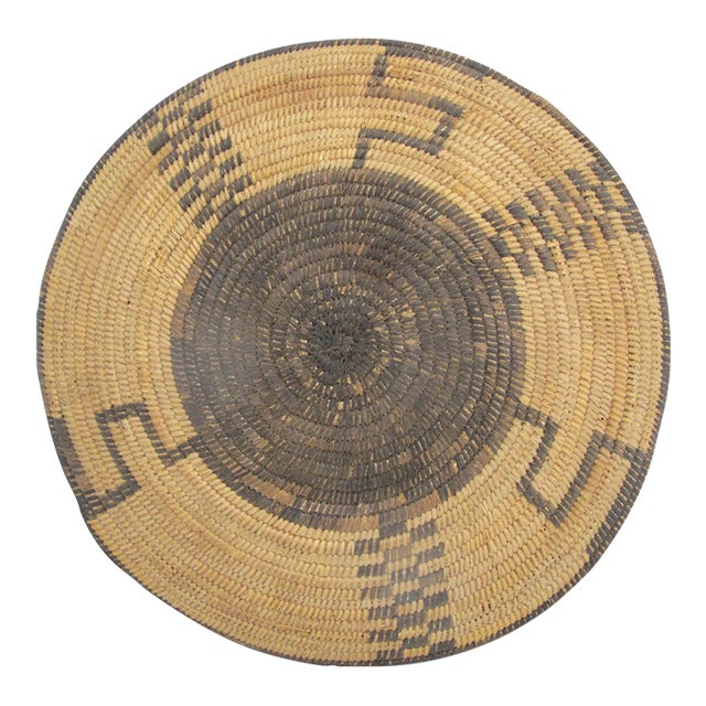 Pima or Papago O'Odham Native American Coiled Round 11 3/4" Basket Tray For Sale
