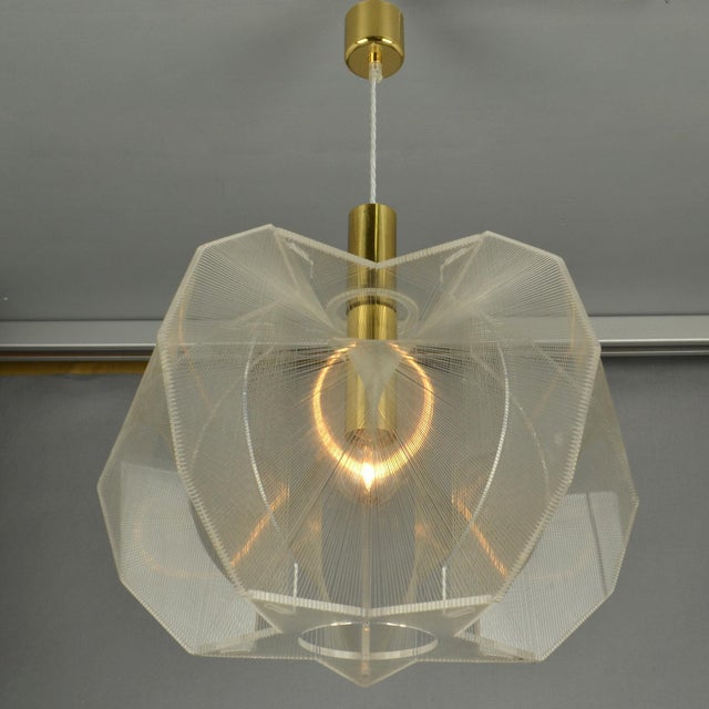 Mid-Century Modern Pendant Lamp in Clear Acrylic Glass, Wire and Brass, 1970s For Sale - Image 11 of 18