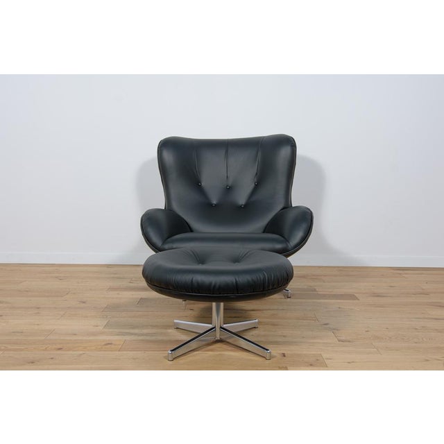 Model ml 214 lounge chair with ottoman designed by illum wikkelsø for mikael laursen in denmark in the 1960s. Organic...