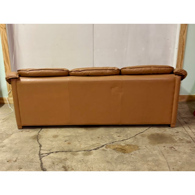 Low Profile Sofa in Cognac Brown Leather in the Manner of Niels Eilersen, 1980's For Sale In New York - Image 6 of 11