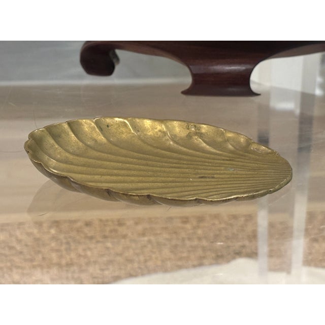 Mid 20th Century Vintage Brass Shell Catchall / Brass Shell Soap Dish / Brass Shell Decorative Object For Sale - Image 5 of 9