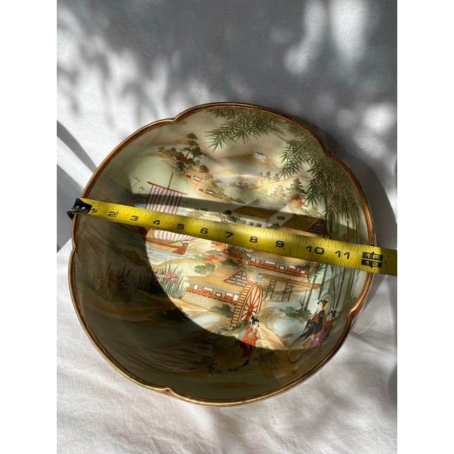 Large Antique Japanese Satsuma Scenic Bowl With Scalloped Rim – Autumn Landscape, Figures & Waterwheel For Sale - Image 17 of 18