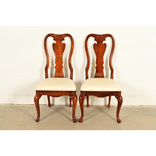 Thomasville Thomasville Queen Anne Carved Solid Mahogany Side Chairs or Dining Chairs | Pair For Sale - Image 4 of 15