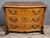 Italian Baroque-style curved chest of drawers with burl marquetry, early 20th century Opening on the front with three...