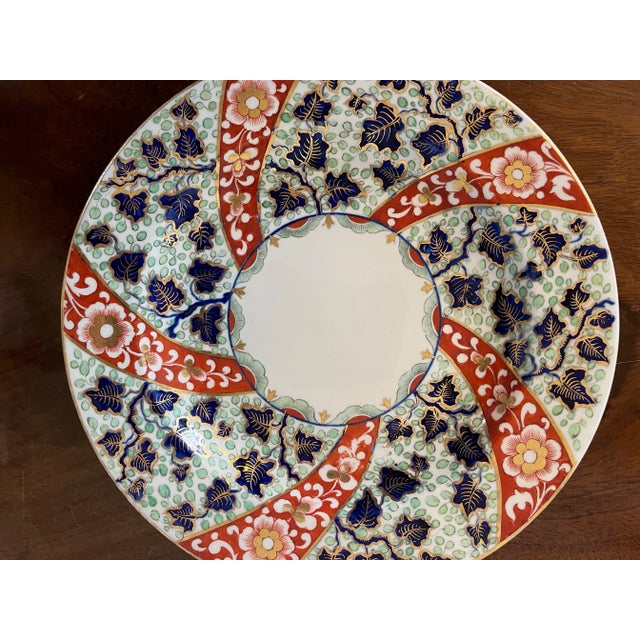 Chinoiserie Large Antique Early 19th Century Derby Porcelain Imari Plate For Sale - Image 3 of 7